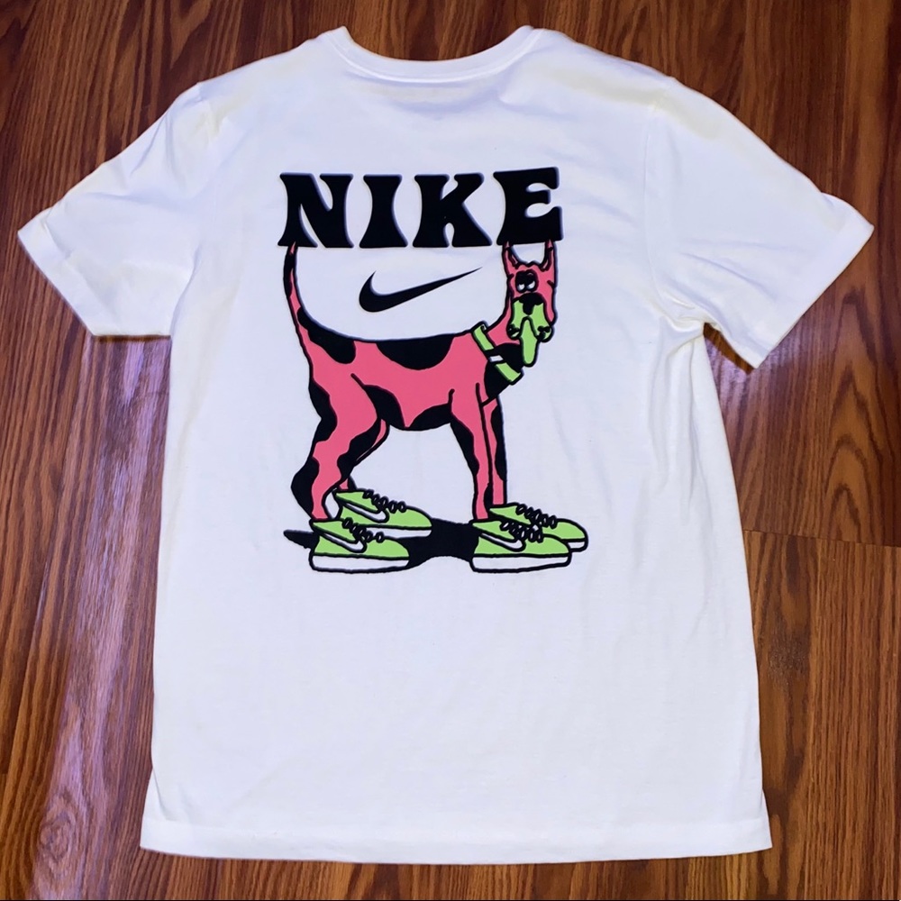 Nike Drip Dog t